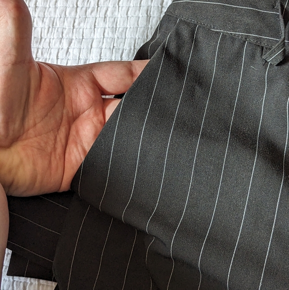 Women's Nygard Pinstripe Pants Sz 8 Petite - Picture 6 of 6